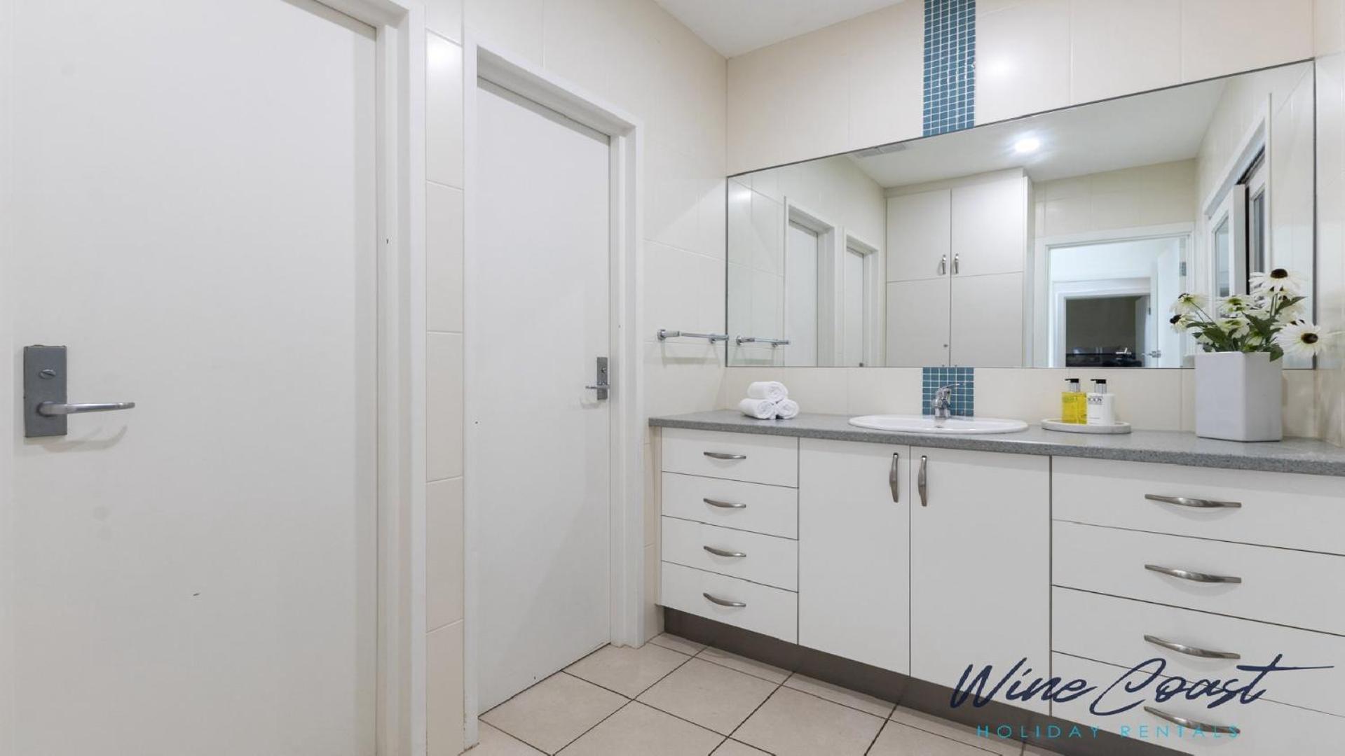 35 Degrees South By Wine Coast Holiday Rentals - Escape To The Fabulous 35 Degrees South By Wine Coast Holiday Rentals. Port Noarlunga Ngoại thất bức ảnh